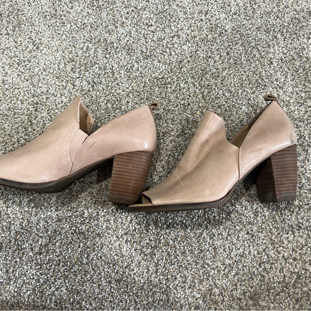 Lucky Brand Women's soft pink/tan Peep-Toe leather Ankle Booties